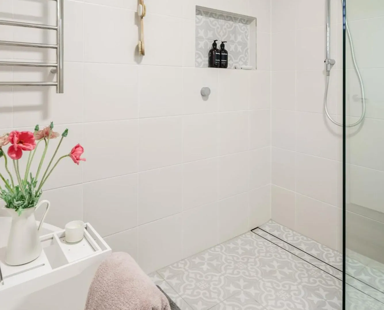 Battery Hill Pet-Friendly Poolside Paradise Caloundra Holiday home