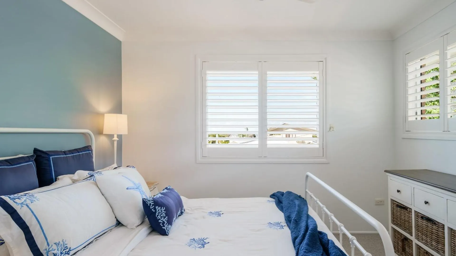 Battery Hill Pet-Friendly Poolside Paradise Caloundra Holiday home