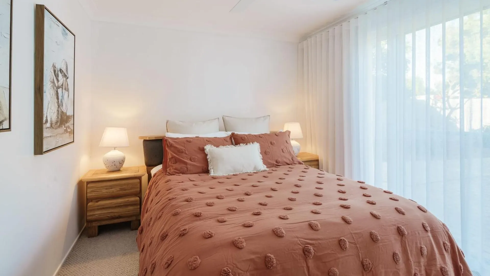 Holiday home Battery Hill Pet-Friendly Poolside Paradise Caloundra