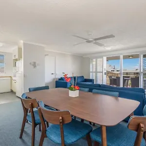Holiday home Kokomo Unit 10 Kings Qld, Caloundra
